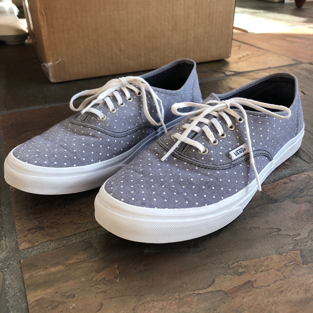 VANS unisex blue polka dot shoes. Worn 3 times.